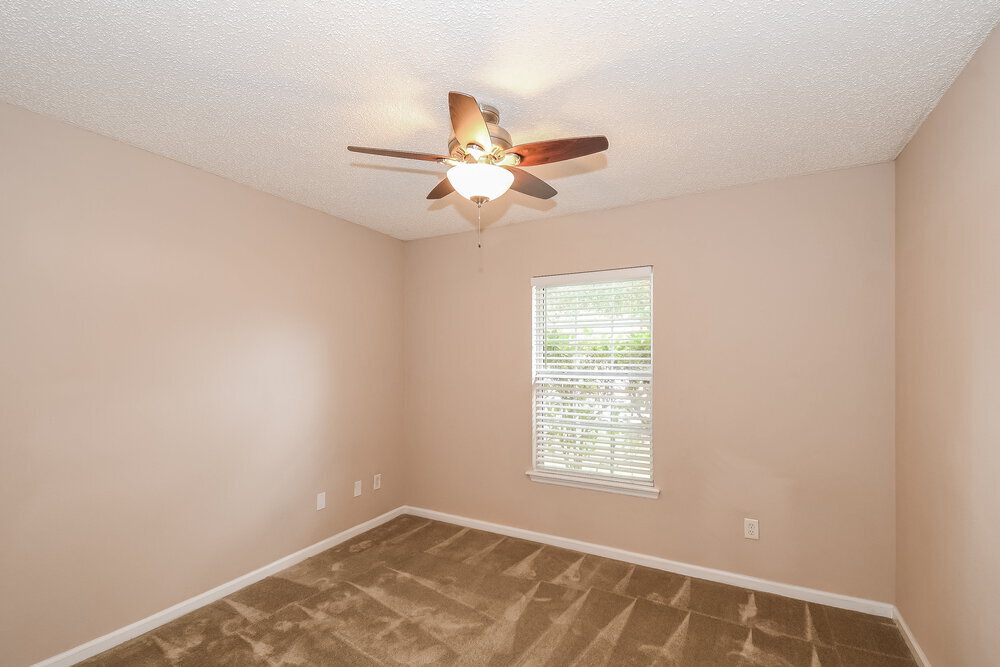Building Photo - 9016 Redtail Dr