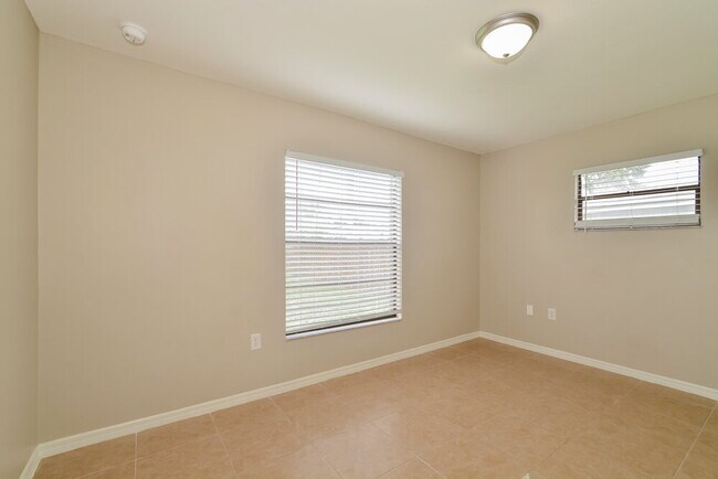 Building Photo - 548 Matilda Pl