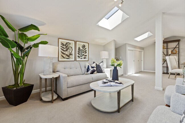 Building Photo - Spacious 4-Story Townhouse with Panoramic ...