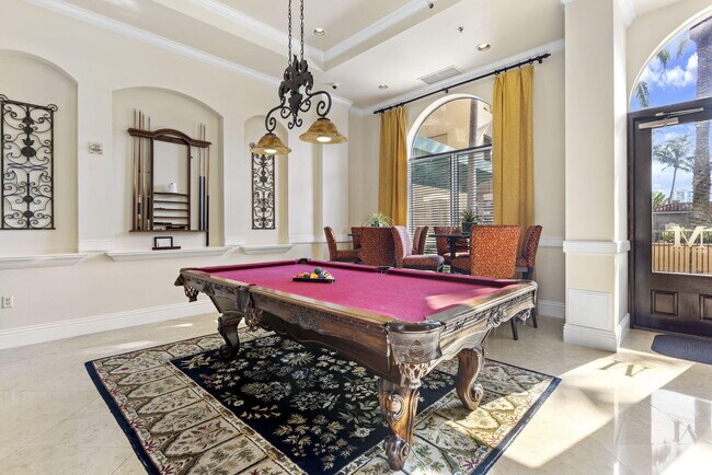 Building Photo - 616 Clearwater Park Rd