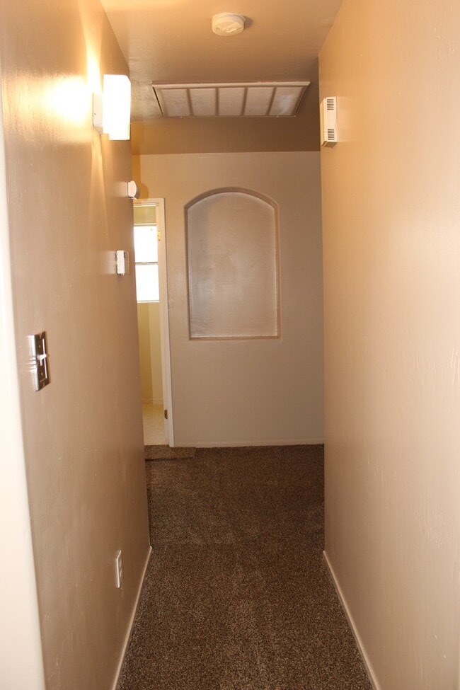 Building Photo - 1327 Clipper Hills Dr