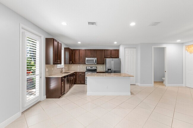 Building Photo - 3111 Waterside Cir