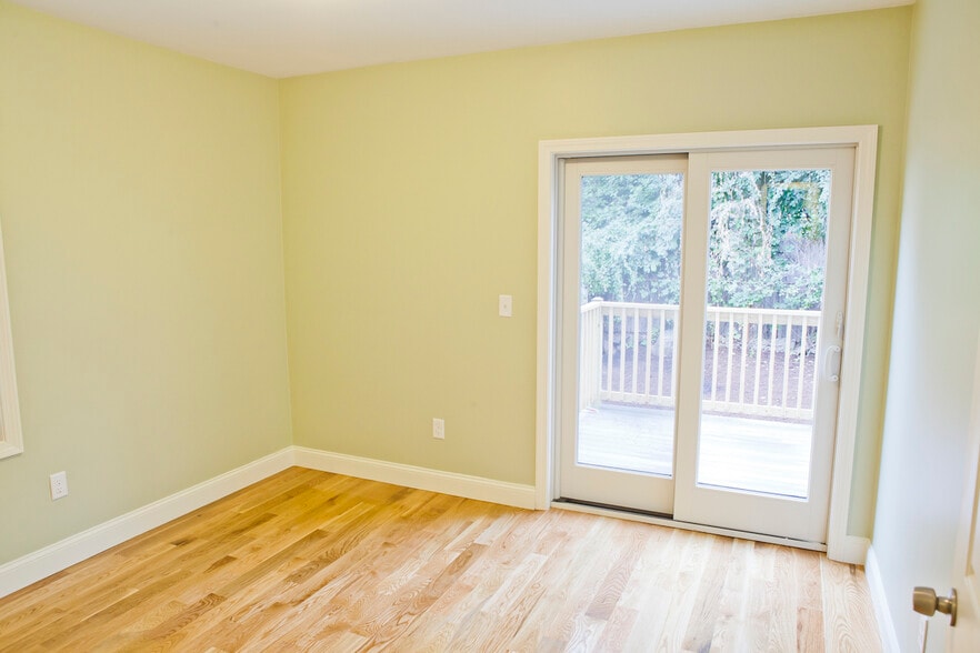 Images are representative samples of the advertised unit. Actual units shown during tours may differ - 26 Darling St