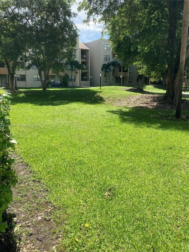 Building Photo - 8004 SW 149th Ave