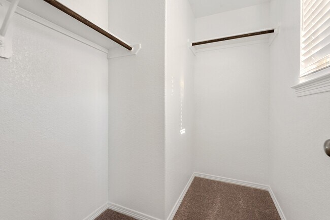Building Photo - 25834 Northpark Pine Dr
