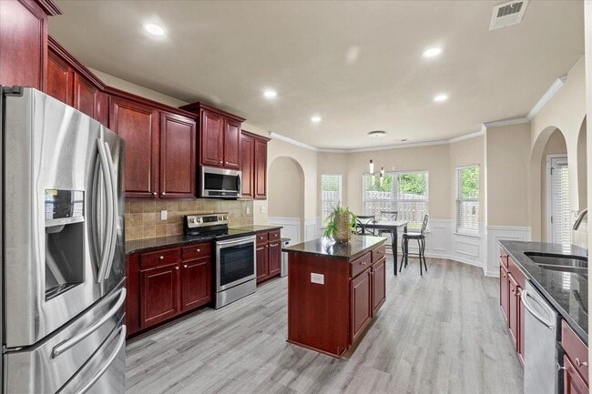 Building Photo - 2017 Willhaven Dr