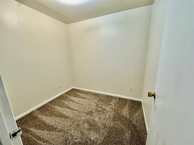 Building Photo - 10131 Sagedale Dr