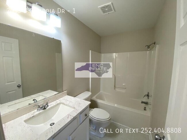Building Photo - 2055B Cambria Dr