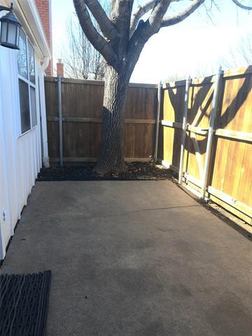 Building Photo - 955 Roaring Springs Rd