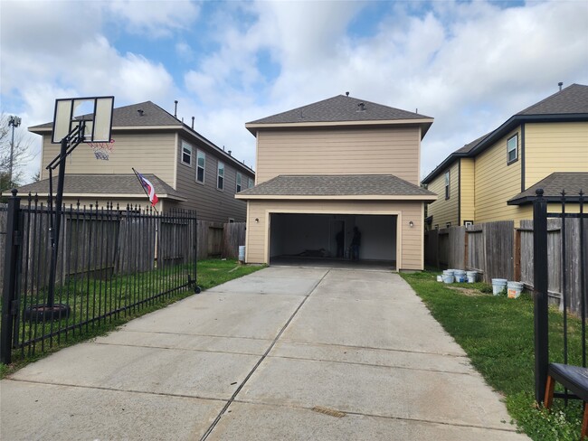 Building Photo - 11418 Carla St