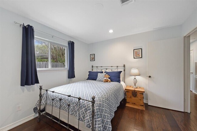 Building Photo - 1411 Cedar Pass Ct