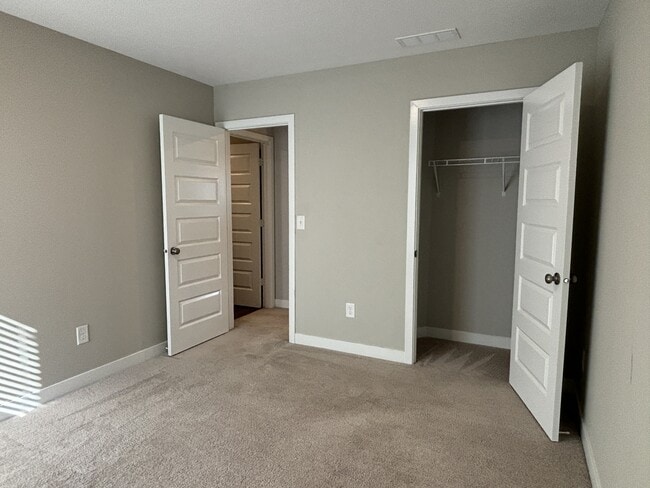 Building Photo - 5898 Weldra Dr