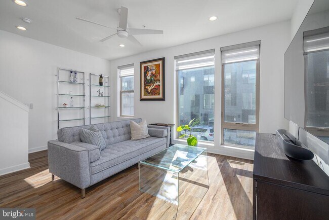 Building Photo - 3101 Riseview Ln