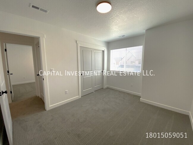 Building Photo - 11541 Engelmann Dr