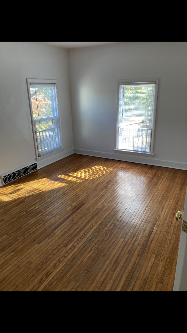 Building Photo - 825 Wilson Ave