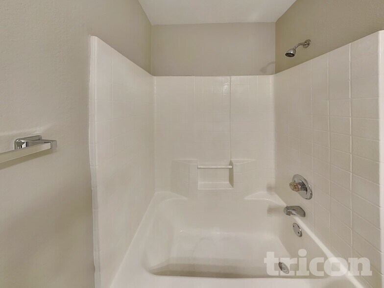 Building Photo - 112 Clover Leaf Ln