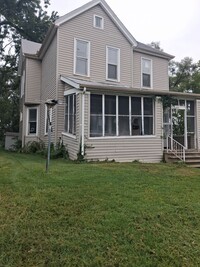 Building Photo - 512 Fairholm Ave