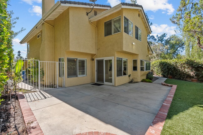 Building Photo - 7231 Spring Ct