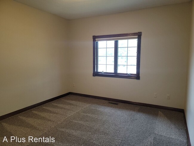 Building Photo - 4 br, 3 bath House - 7301 S Russet Drive