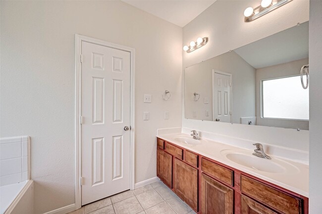 Building Photo - 5127 Birch Manor Ln
