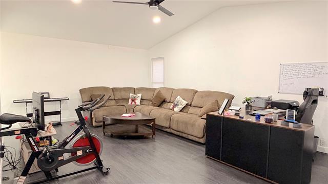 Building Photo - 4233 Glen Ridge Dr