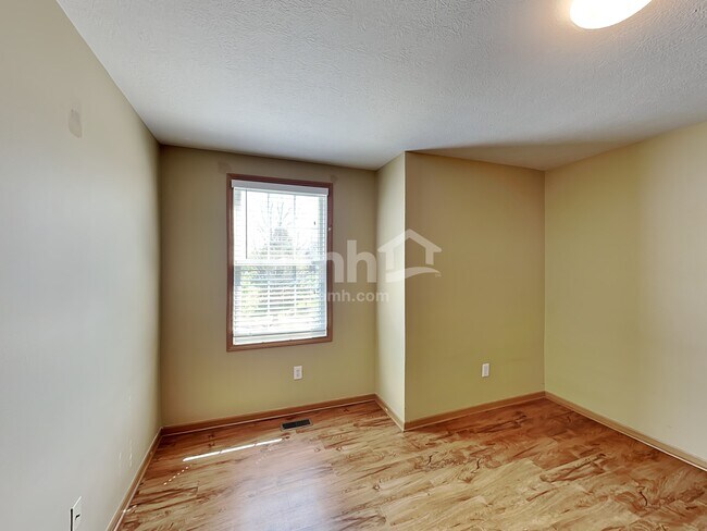 Building Photo - 2395 Featherwood Drive