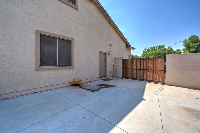Building Photo - 4221 S Danyell Dr