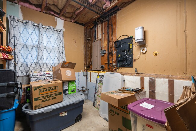 Building Photo - 4998 Rockefeller Rd