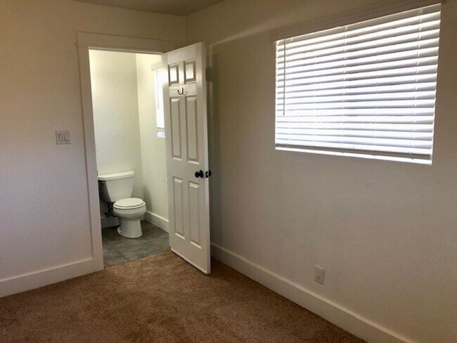 Building Photo - Nice 3 bed, 2 bath home in Carmichael