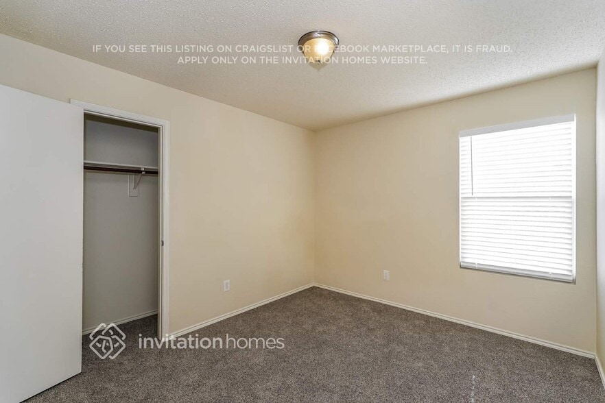 Building Photo - 4920 Waterford Dr