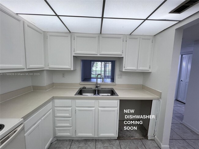 Building Photo - 1200 NW 87th Ave