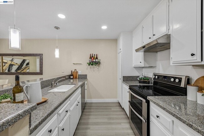 Building Photo - 39139 Argonaut Way