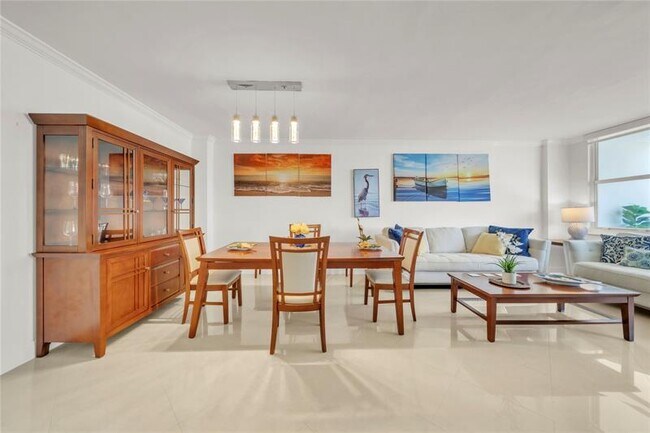 Building Photo - 3725 S Ocean Dr