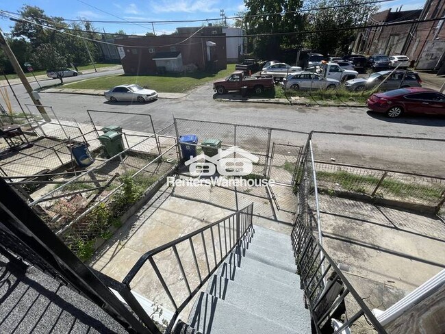 Building Photo - 2125 Cliftwood Ave