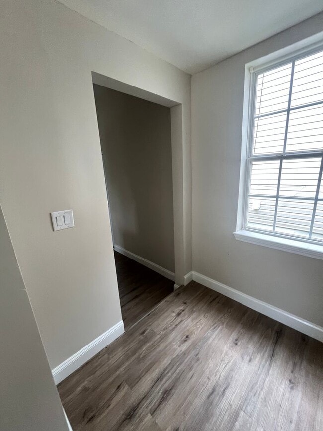 Building Photo - Gorgeous Updated 3 bedroom house!