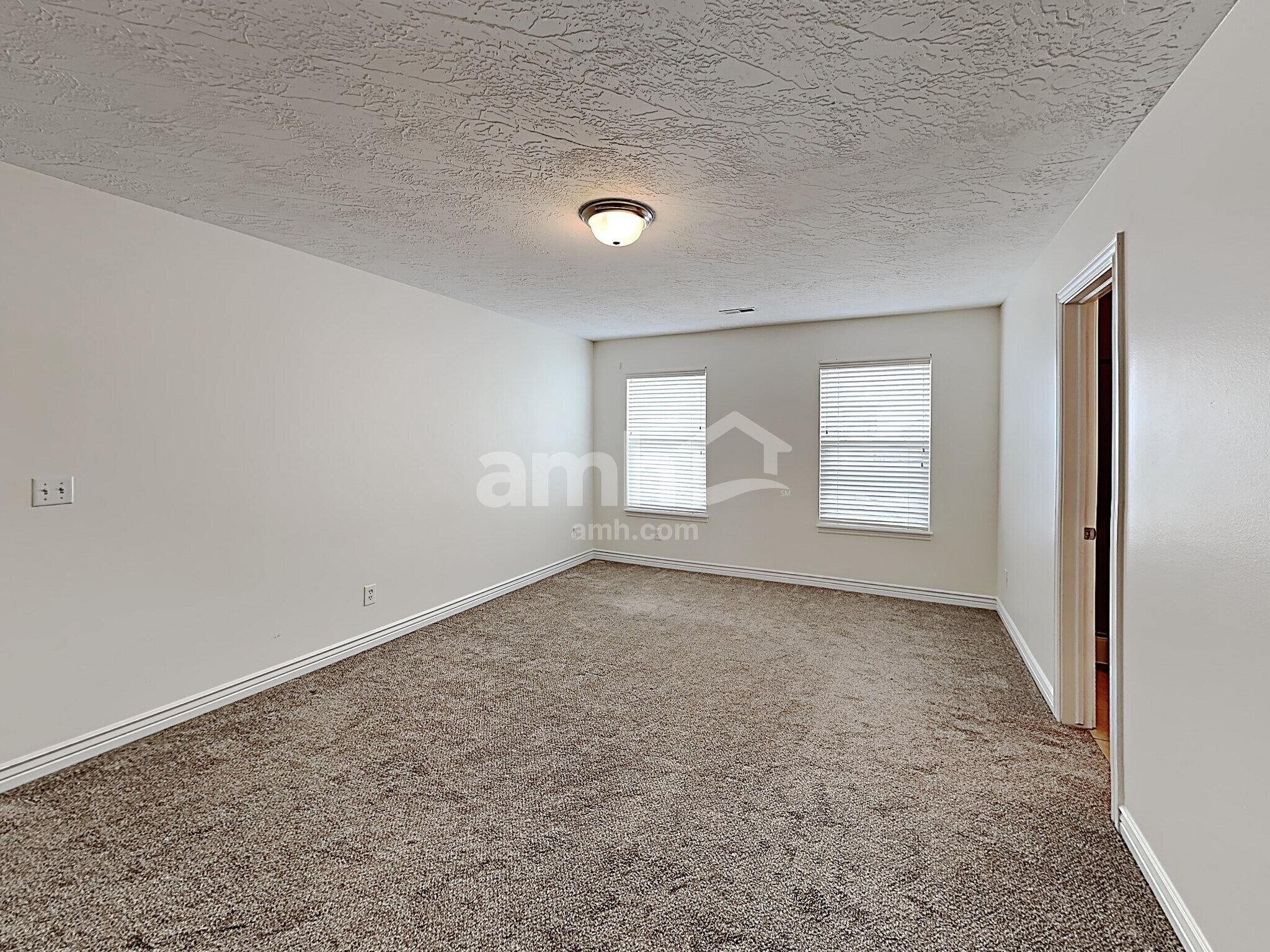 Building Photo - 10454 Sugarloaf Dr