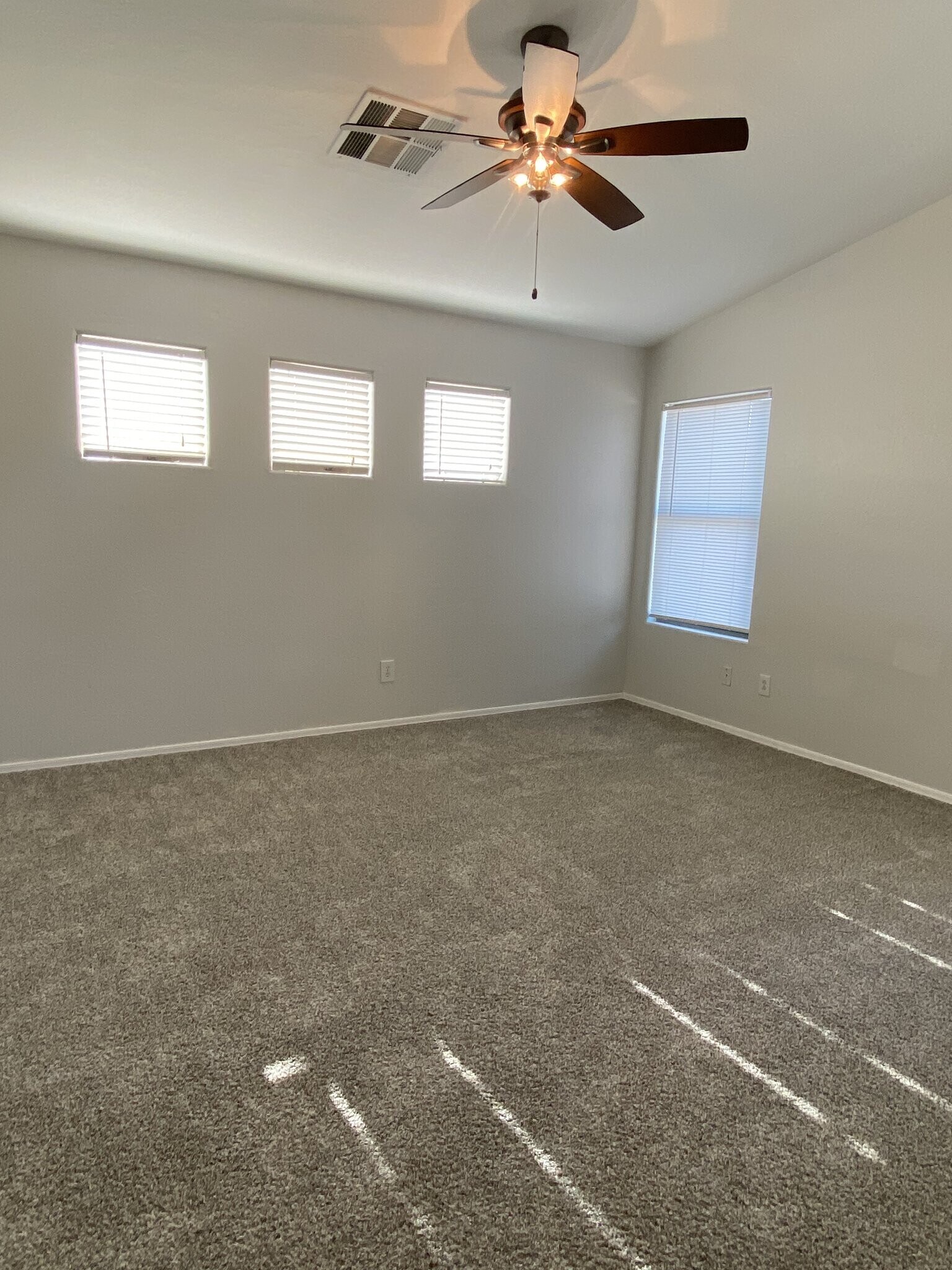 Building Photo - 45462 W Tulip Ln