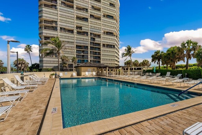 Building Photo - 9500 S Ocean Dr