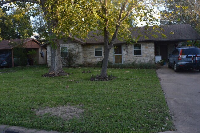 Building Photo - 411 Magnolia St