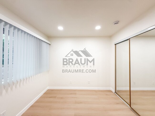 Building Photo - 11839 Burbank Blvd