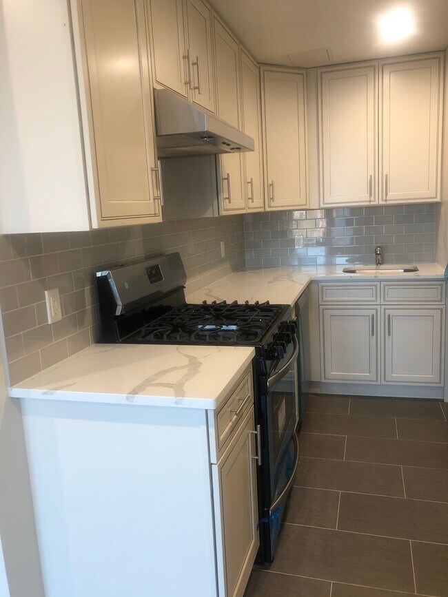 Kitchen - 4602 70th St