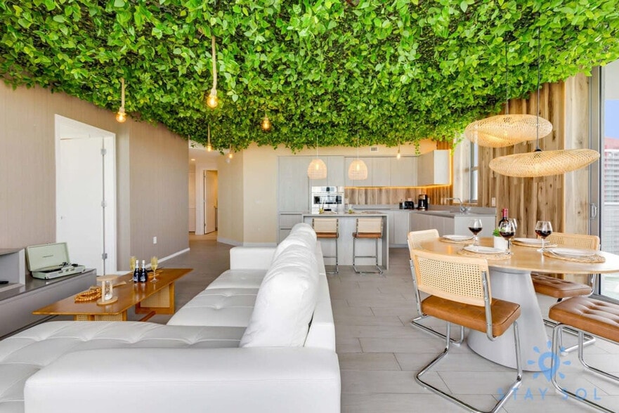 Primary Photo - 4010 S Ocean Dr