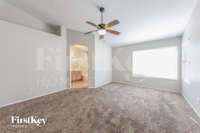 Building Photo - 8507 W Palm Ln