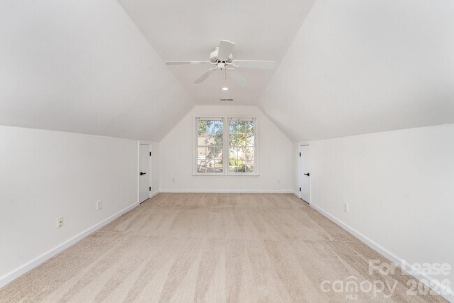 Building Photo - 10010 Gladwick Ct