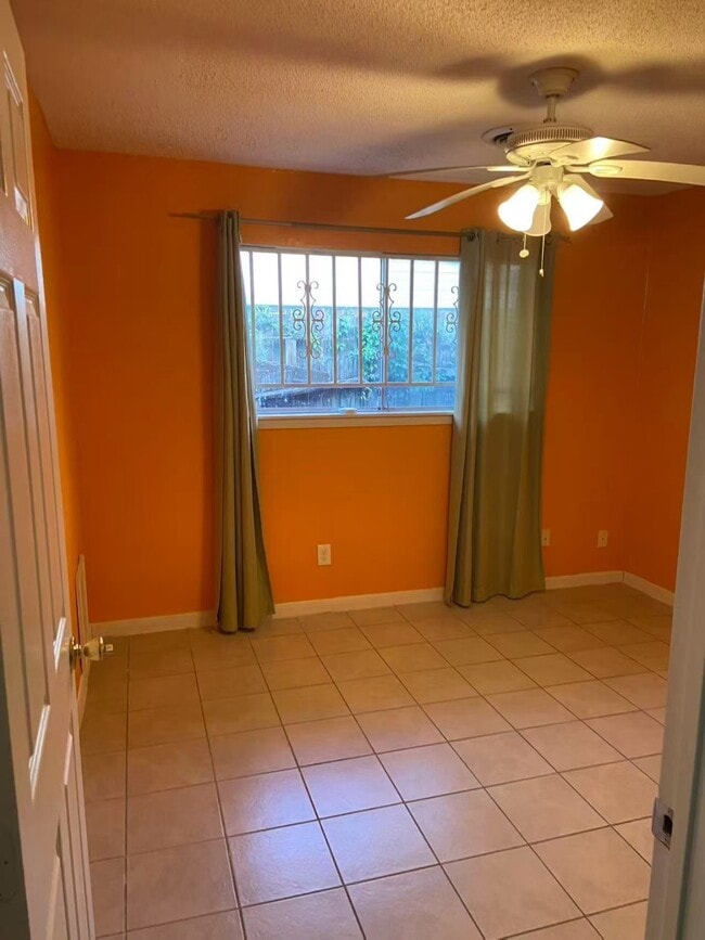 Building Photo - 8911 Mobud Dr