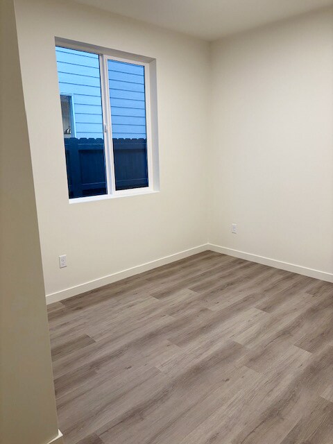 Building Photo - 1915 NW 18th Ave