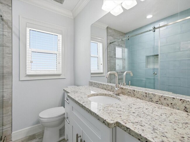 Building Photo - 828 Bay Point Dr