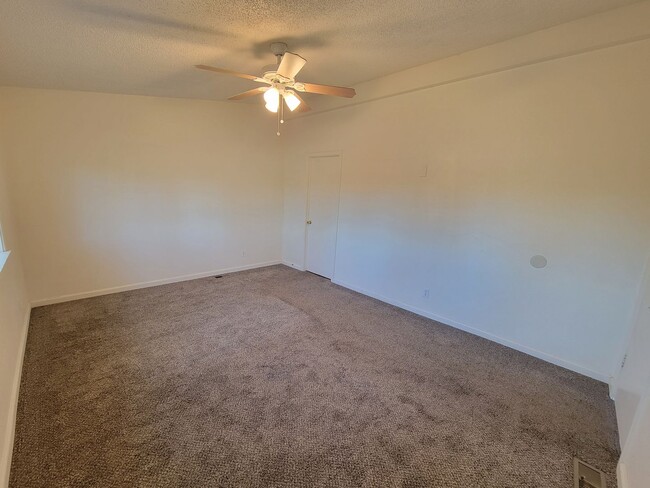 Building Photo - 3 Bedroom 2 Bath Manufactured Home in the ...