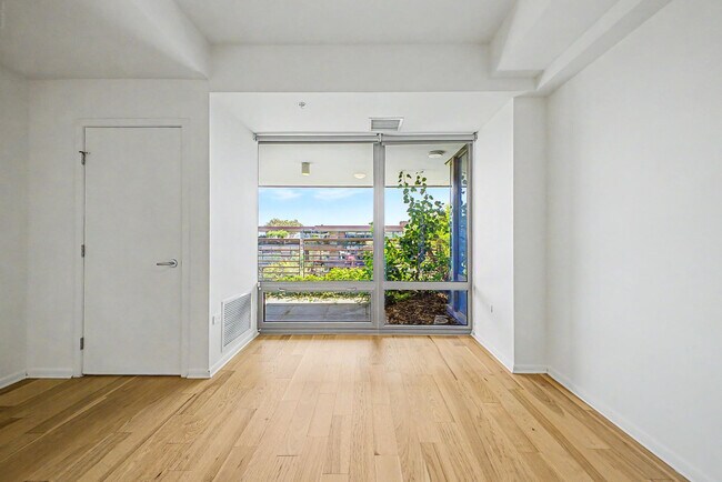 Building Photo - 7151 E Rancho Vista Dr