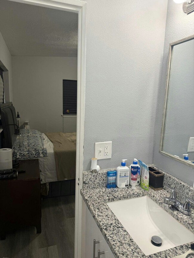 Building Photo - 4612 Seybold Ave